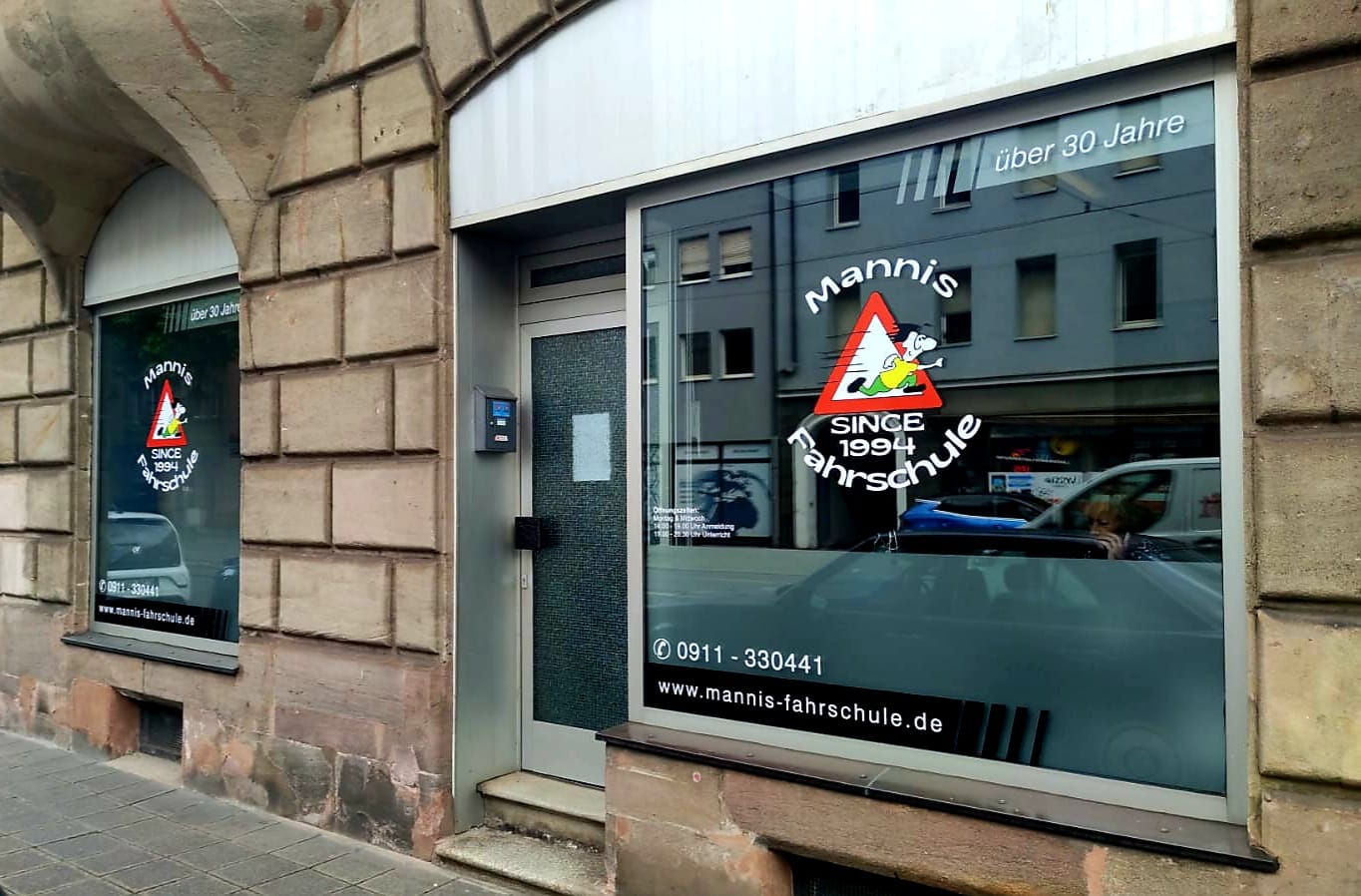 Aussenansicht von Mannis Fahrschule in Nürnberg